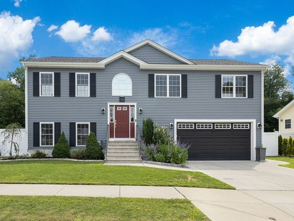 76 Seth Daniel Dr, New Bedford, MA 02745