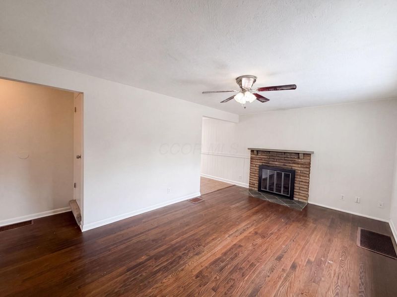 651 Raleigh Drive , Columbus, OH 43228 Photo 3