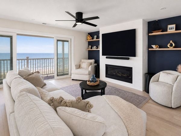 89 Atlantic, Unit 2, Salisbury, MA 01952