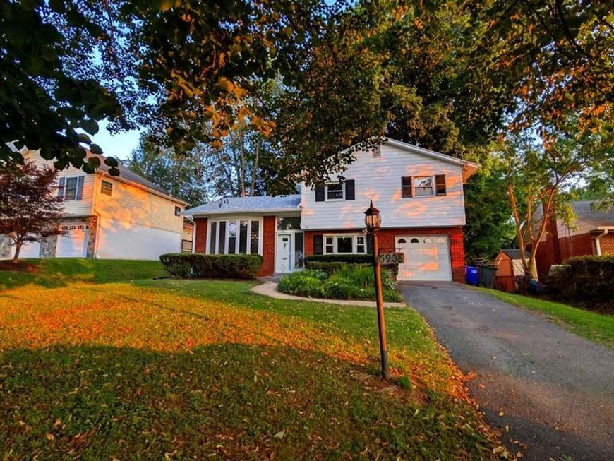 5908 Greentree Road, Bethesda, MD 20817 Main Photo