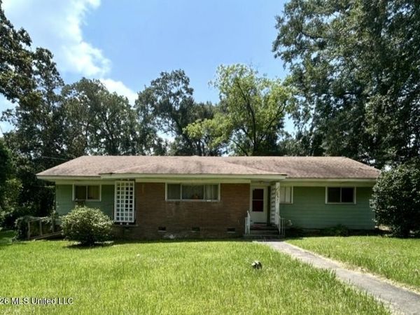 915 White Street, McComb, MS 39648