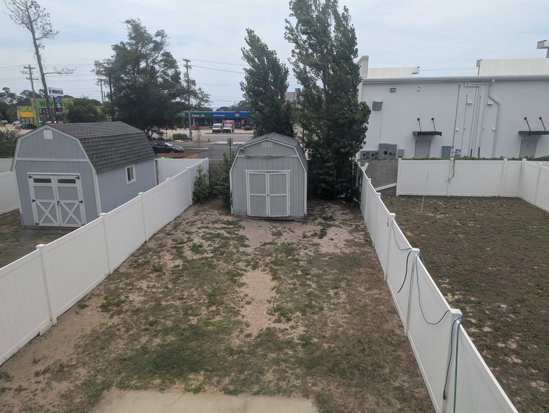 2711 Hilton Dr. Photo 10
