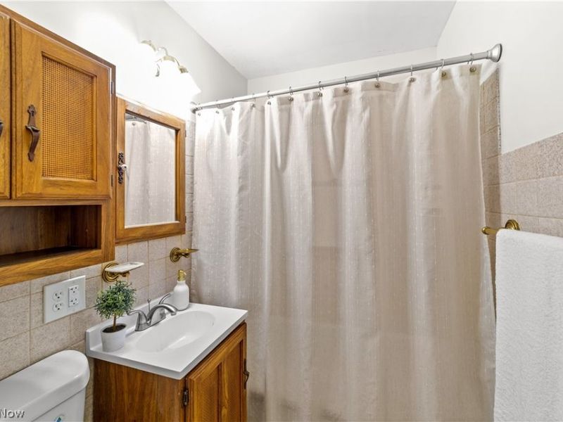 9319 Pinegrove Avenue , Parma, OH 44129 Photo 17