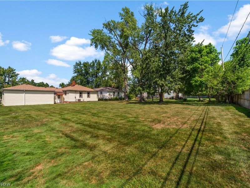 9319 Pinegrove Avenue , Parma, OH 44129 Photo 32