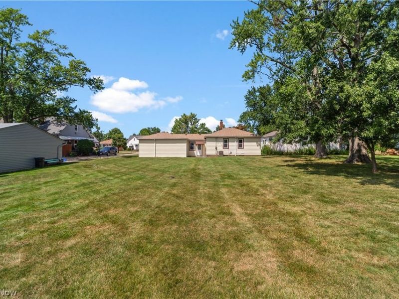 9319 Pinegrove Avenue , Parma, OH 44129 Photo 33
