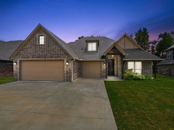 12116 E 69th Street N, Owasso, OK 74055