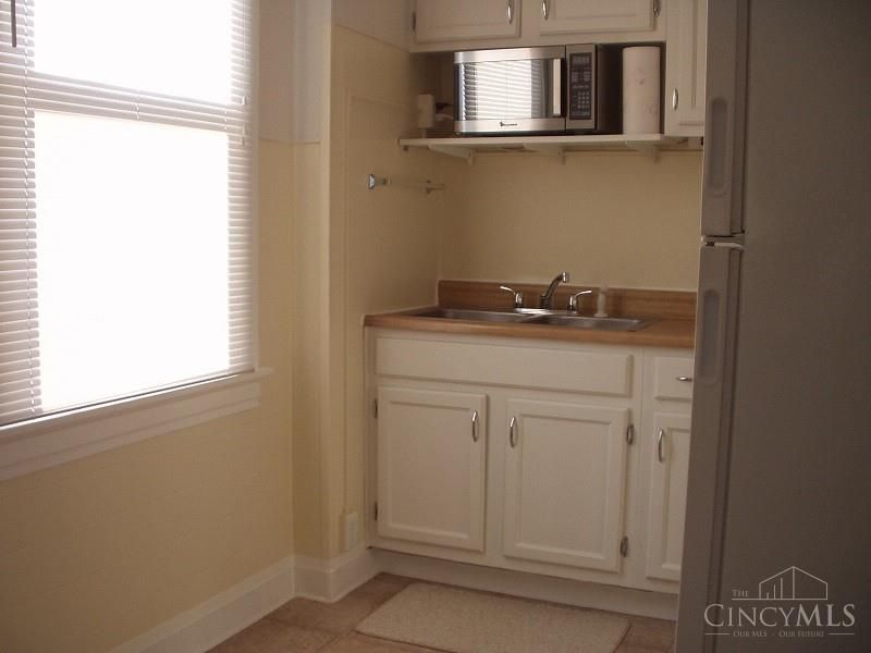 3943 Glenmore Avenue, Cheviot, OH 45211 Photo 8