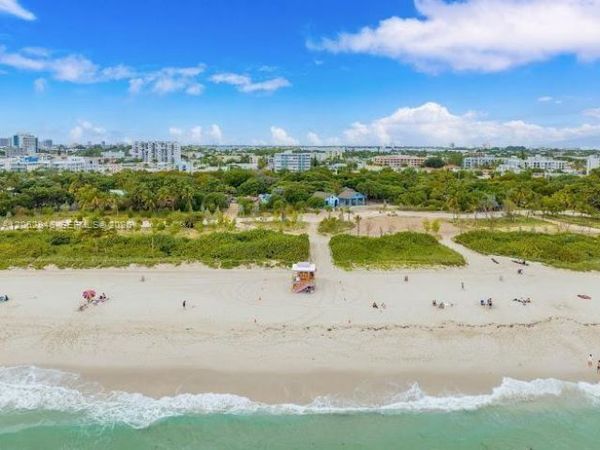 7921 Byron Ave , Unit 404, Miami Beach, FL 33141