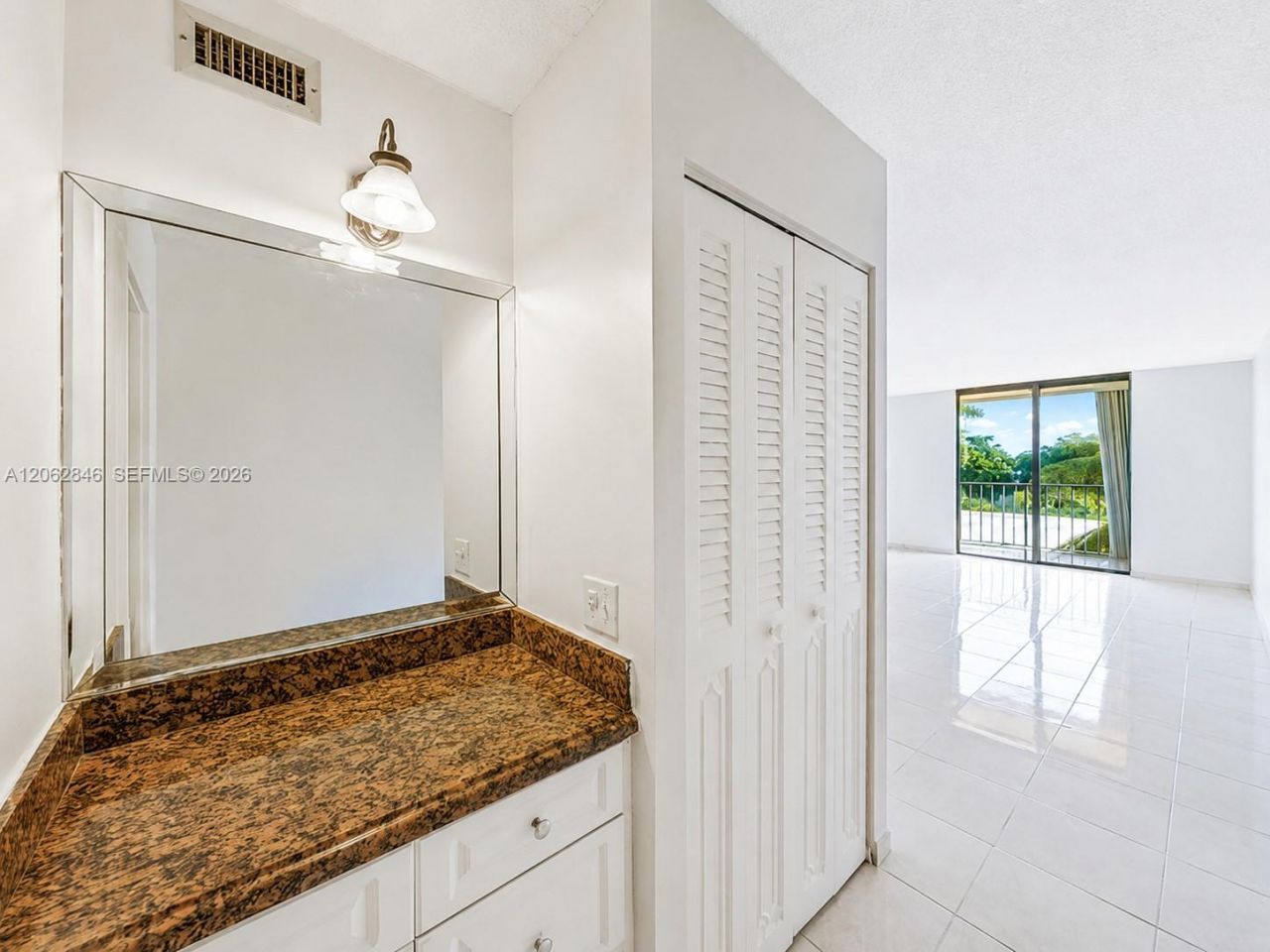 7921 Byron Ave , Unit 404, Miami Beach, FL 33141 Photo