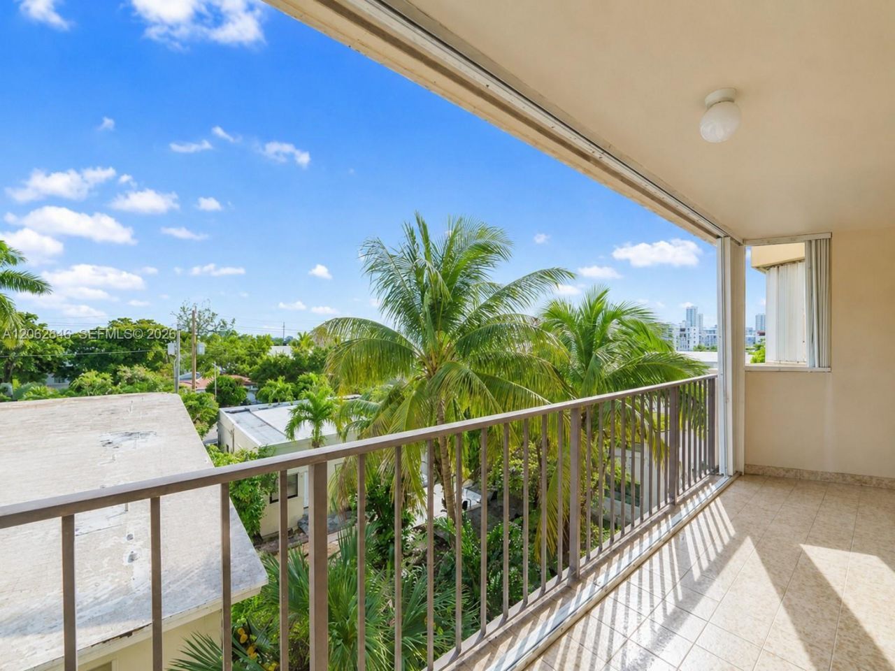 7921 Byron Ave , Unit 404, Miami Beach, FL 33141 Photo