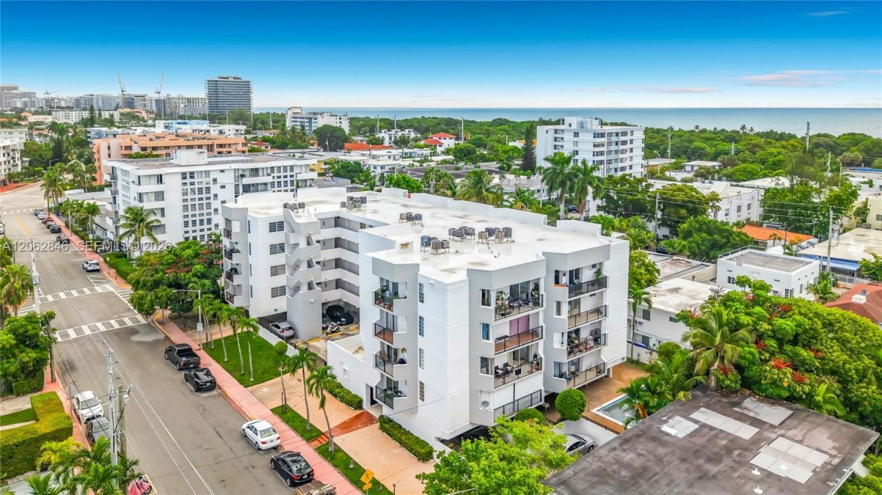 7921 Byron Ave , Unit 404, Miami Beach, FL 33141 Photo