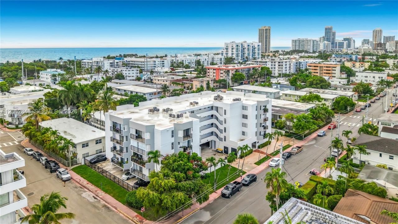 7921 Byron Ave , Unit 404, Miami Beach, FL 33141 Photo