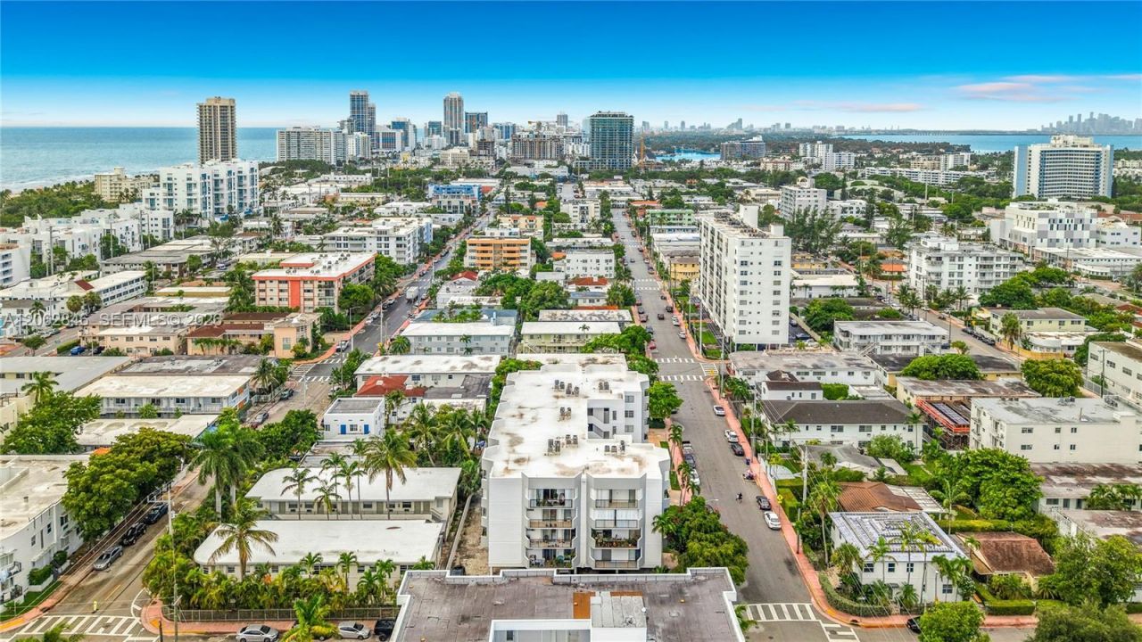 7921 Byron Ave , Unit 404, Miami Beach, FL 33141 Photo