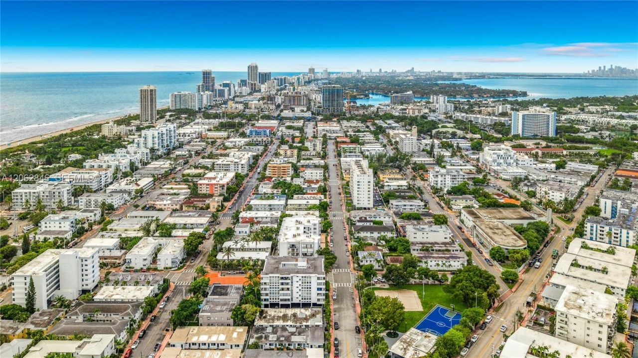 7921 Byron Ave , Unit 404, Miami Beach, FL 33141 Photo