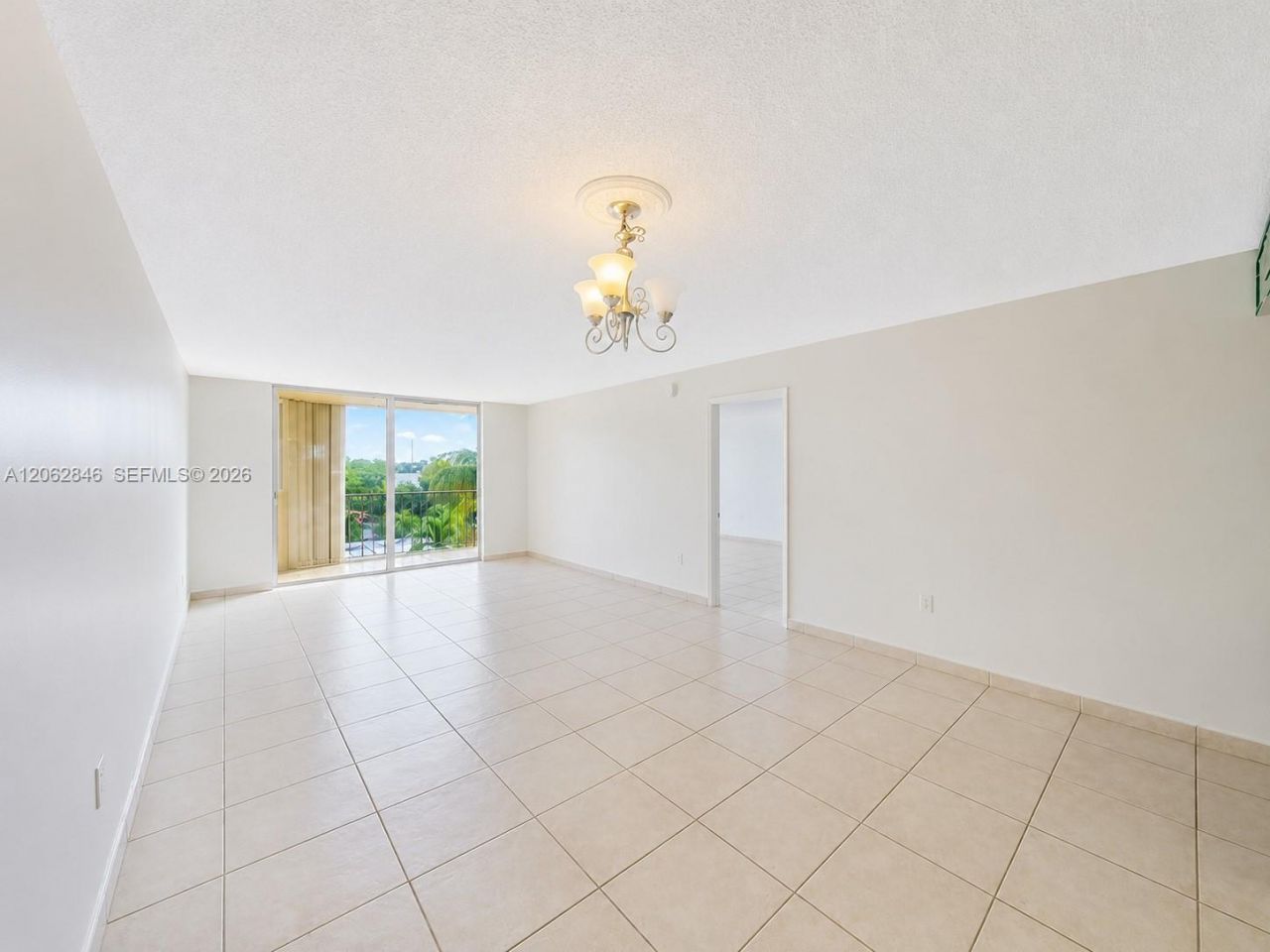 7921 Byron Ave , Unit 404, Miami Beach, FL 33141 Photo