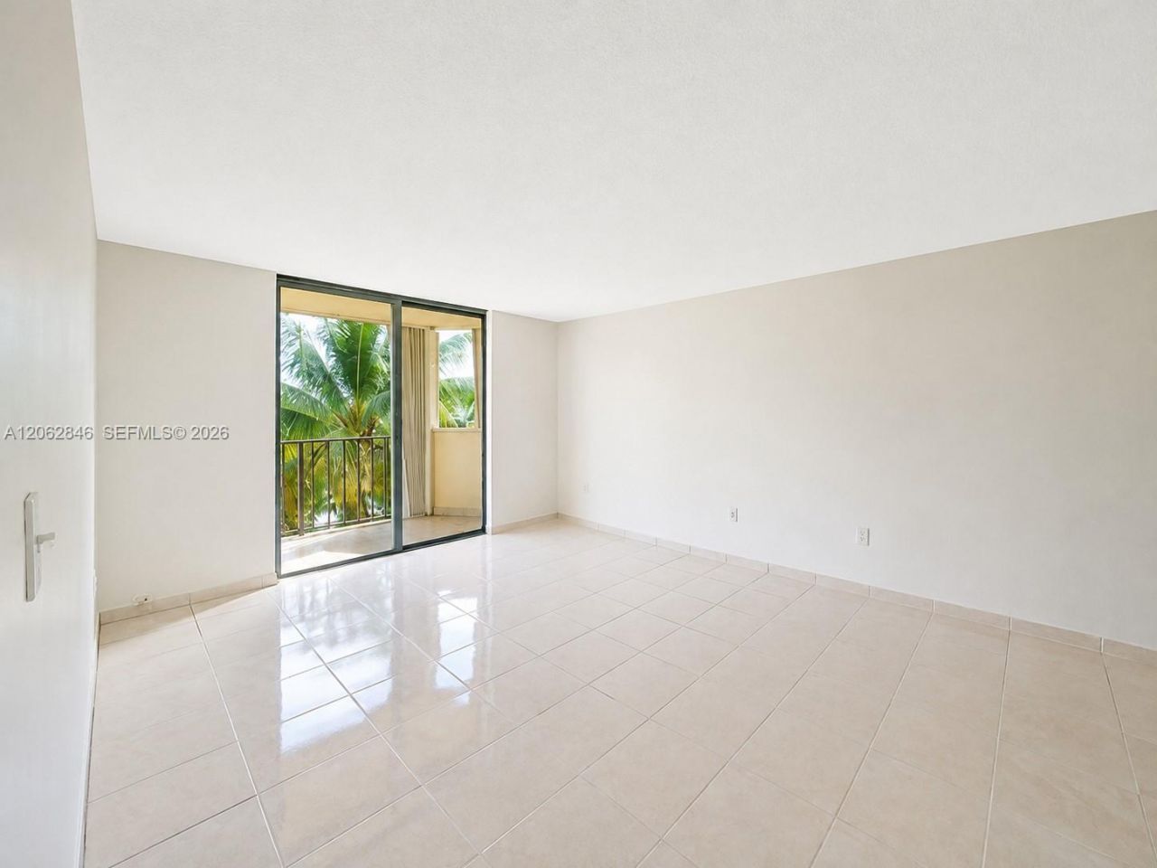 7921 Byron Ave , Unit 404, Miami Beach, FL 33141 Photo