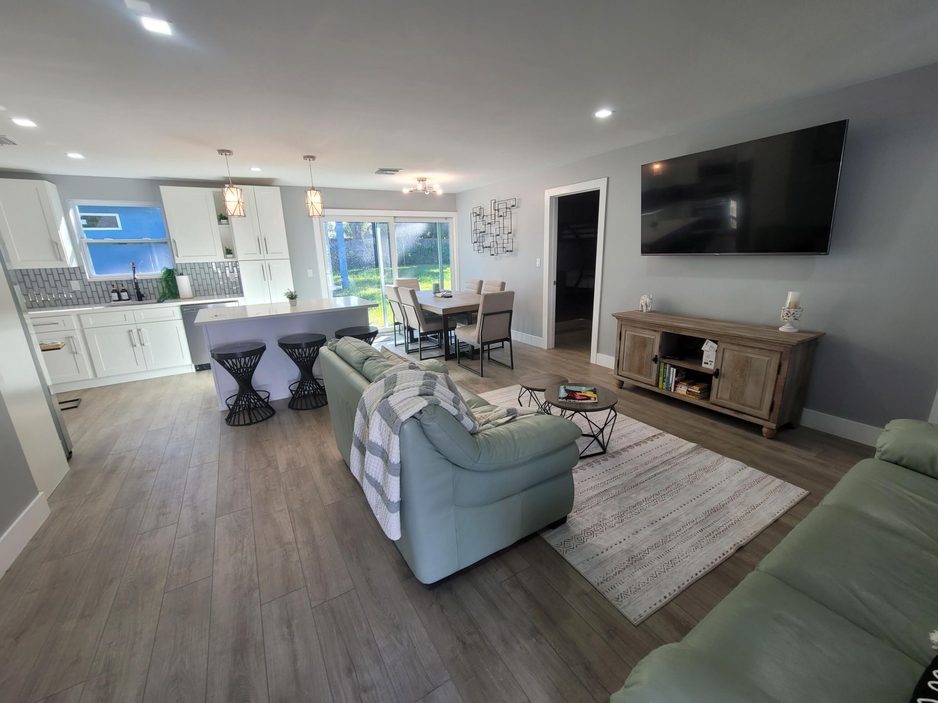 106 E Chandler Road, West Palm Beach, FL 33406 Photo
