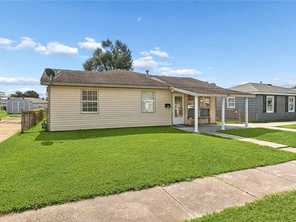 21 MASON Drive , Gretna, LA 70053
