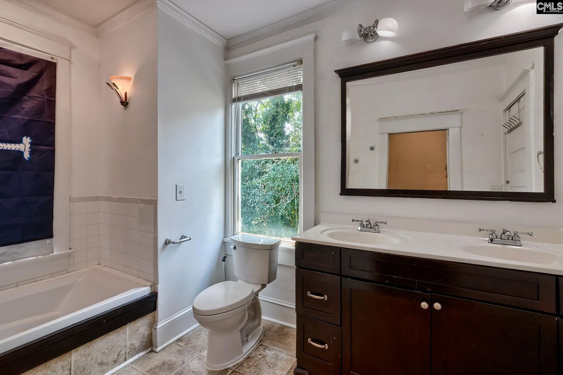 826 Laurens Street  Photo 35