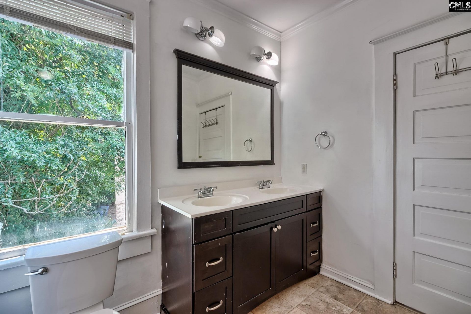 826 Laurens Street  Photo 36