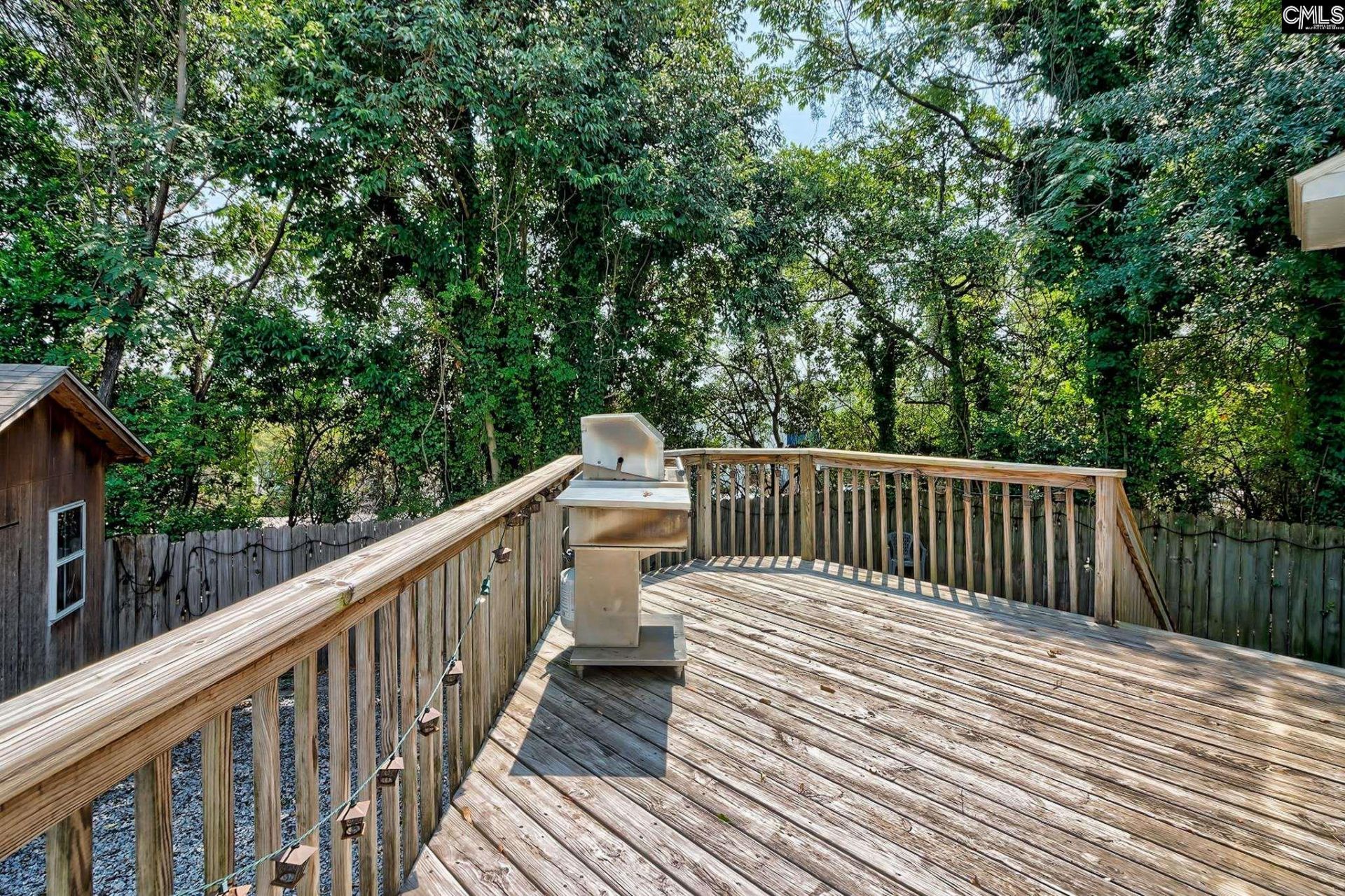 826 Laurens Street  Photo 6