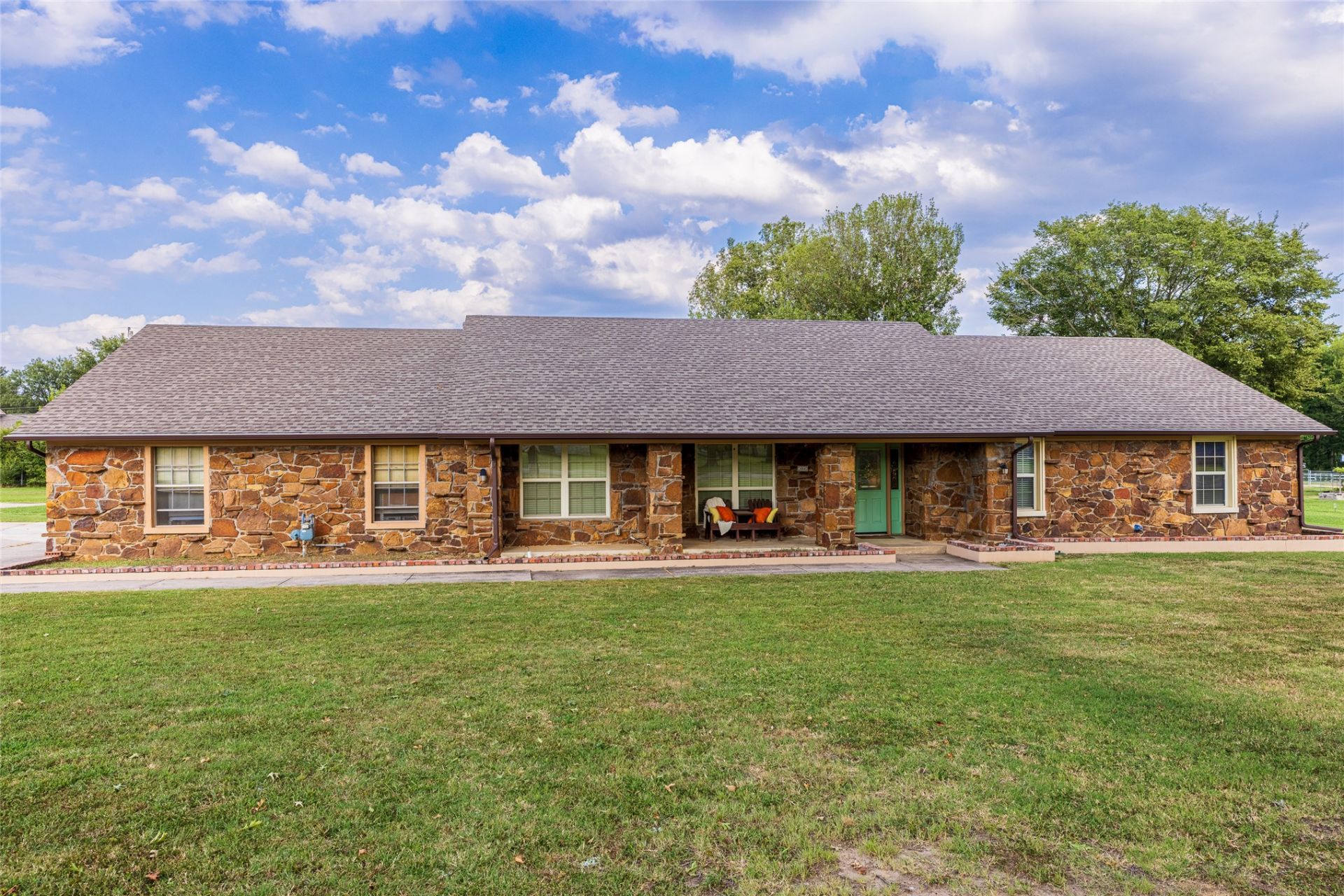 24445 S Rogers Drive, Claremore, OK 74019 Main Photo