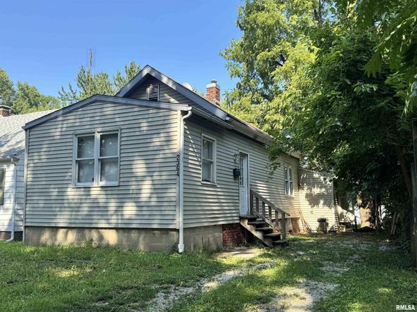 2364 S 13TH Street, Springfield, IL 62703