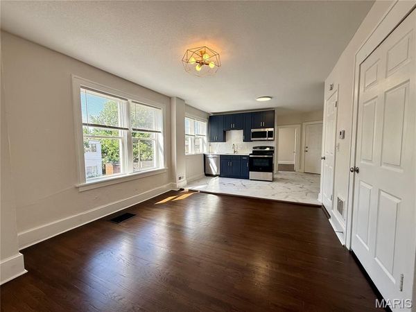 5345 Quincy Street, St Louis, MO 63109