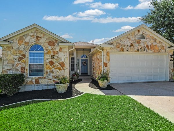 300 Fistral DR, Hutto, TX 78634