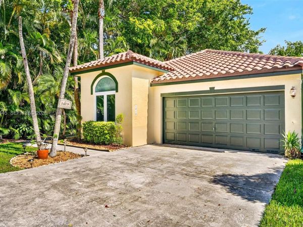 1419 Banyan Cir, Pompano Beach, FL 33069
