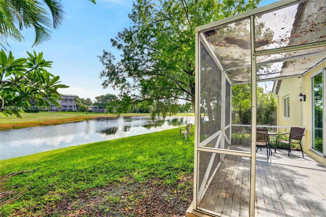 1419 Banyan Cir, Pompano Beach, FL 33069 Photo