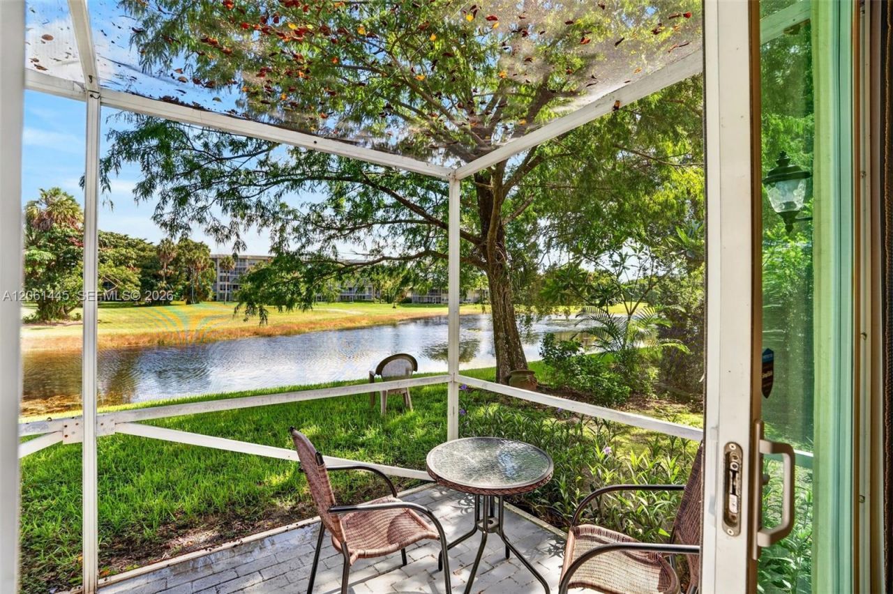1419 Banyan Cir, Pompano Beach, FL 33069 Photo