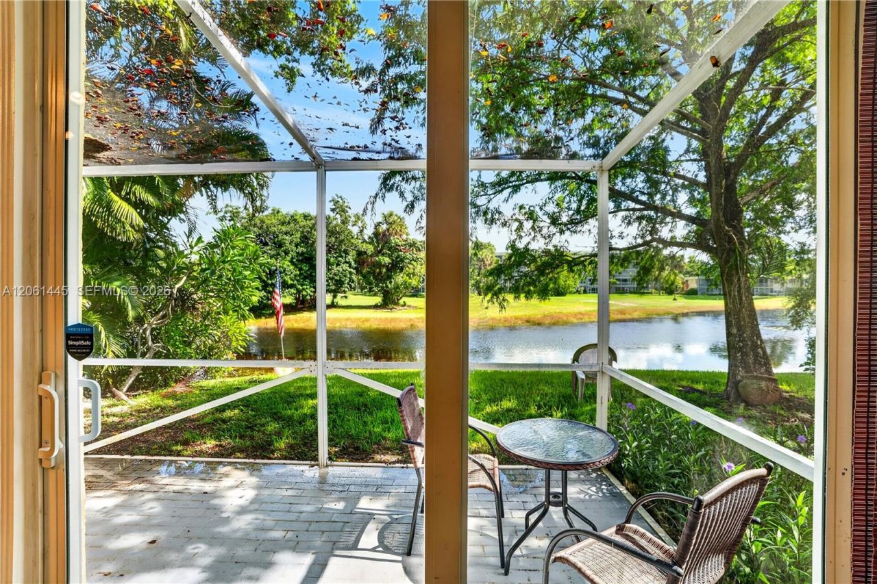 1419 Banyan Cir, Pompano Beach, FL 33069 Photo