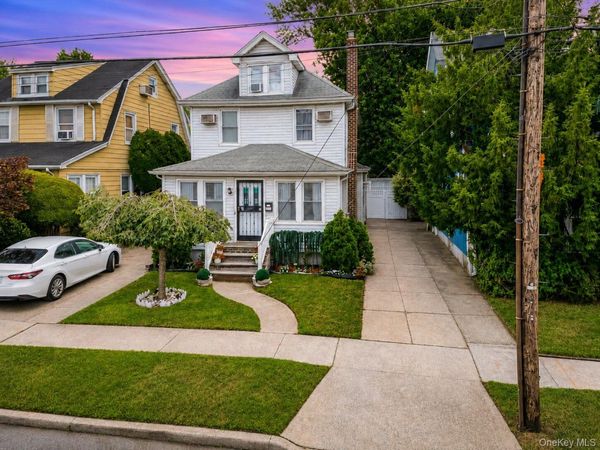 258-10 87th Road, Floral Park, NY 11001