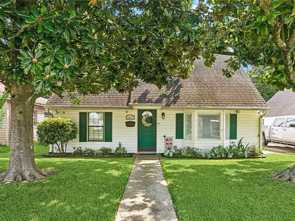 1403 CALDER Street, Gretna, LA 70053