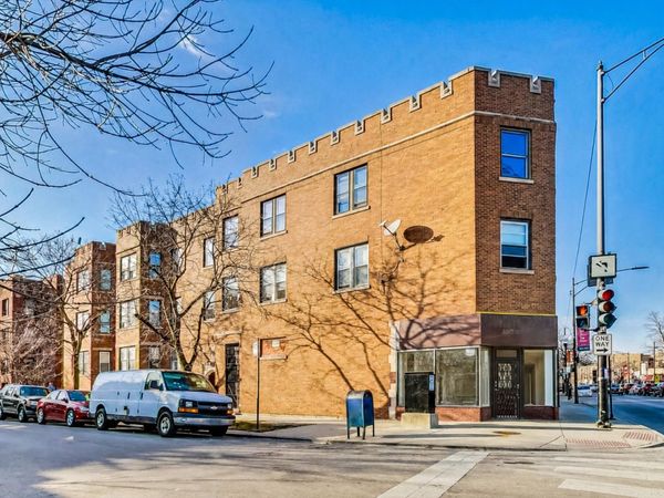 6600 N Clark Street , Chicago, IL 60626