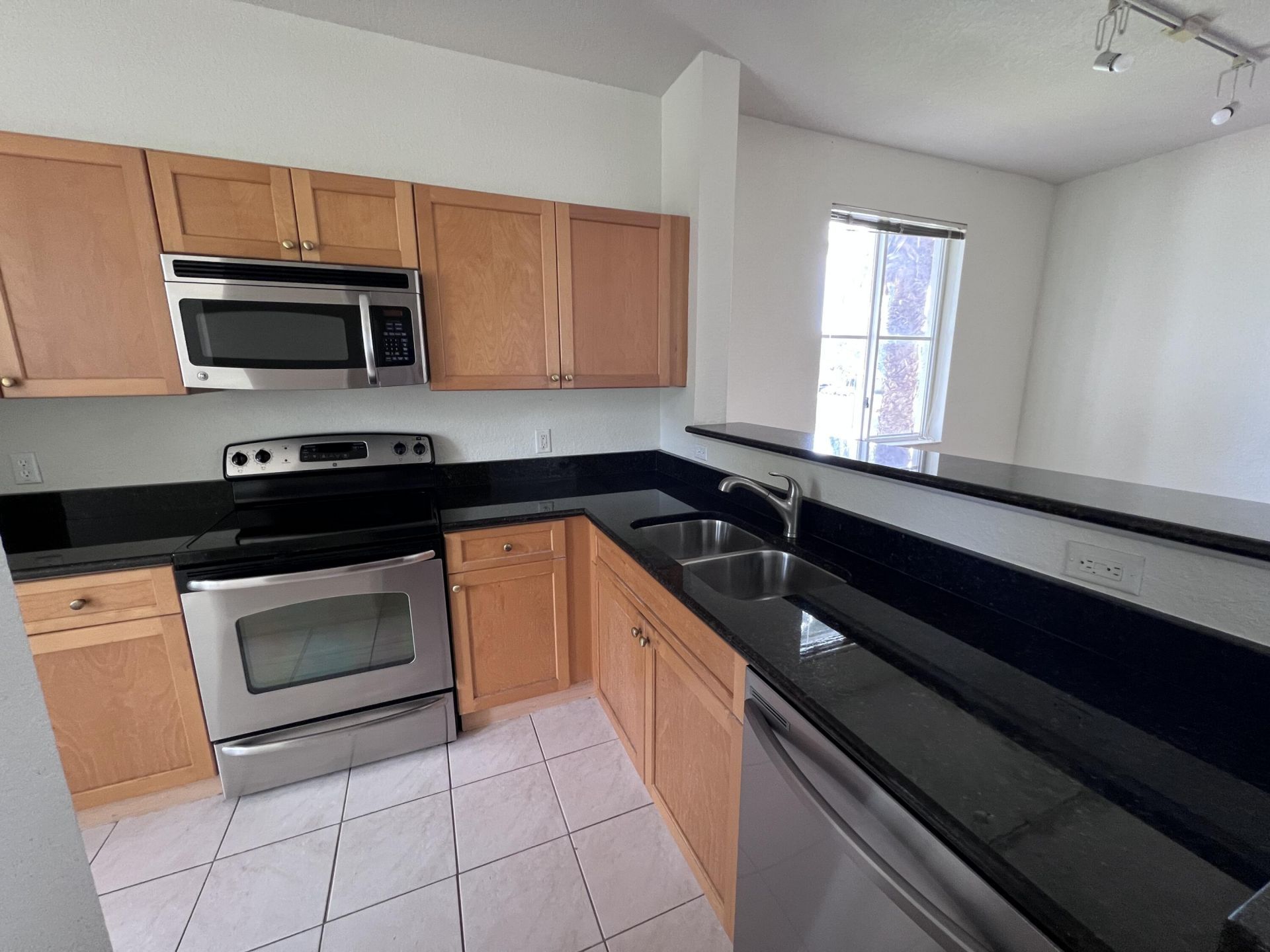 11037 Legacy Boulevard, Unit 204, Palm Beach Gardens, FL 33410 Photo