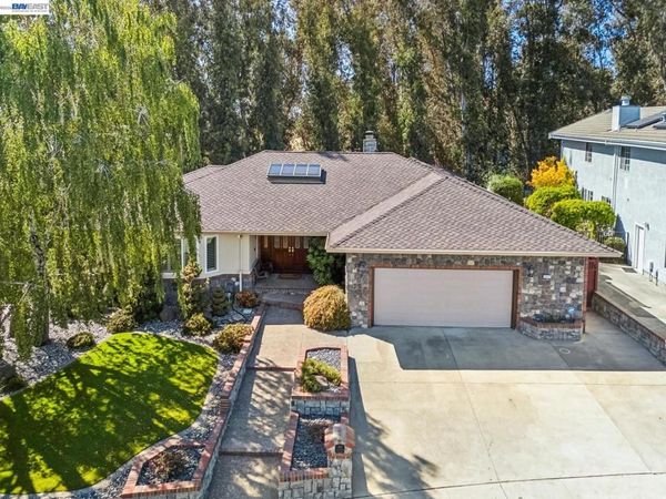 18019 Center St, Castro Valley, CA 94546