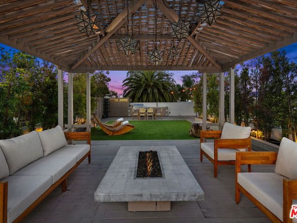 613 Westmount Drive, West Hollywood, CA 90069