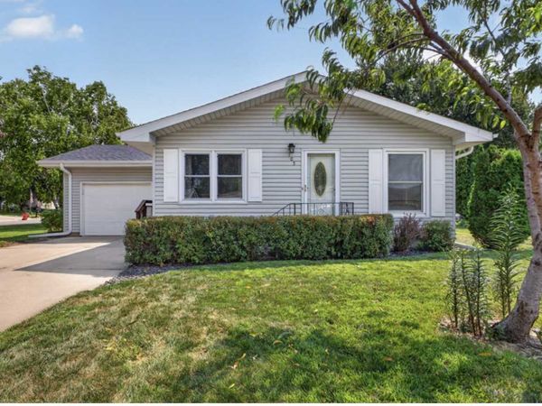 105 1st Street SE, Plainview, MN 55964