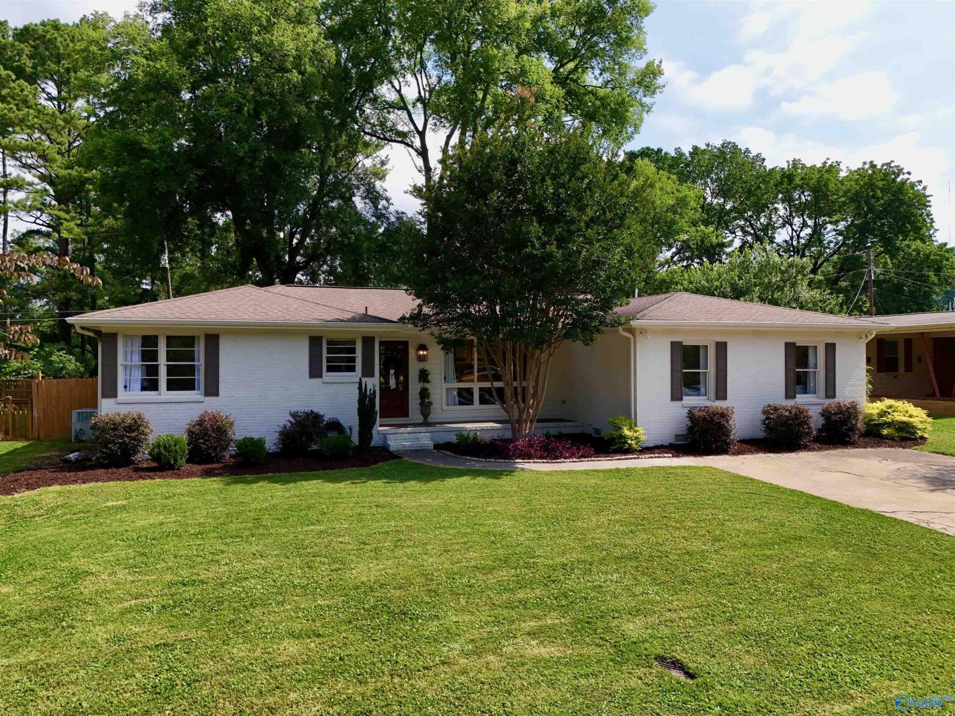 1711 Sun Valley Road, Huntsville, AL 35801 Main Photo