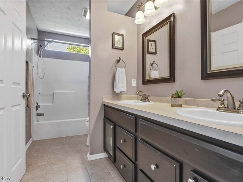 9355 Saybrook Drive , North Ridgeville, OH 44039 Photo 24