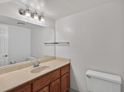 208 Wales Dr, Folsom, CA 95630 Photo