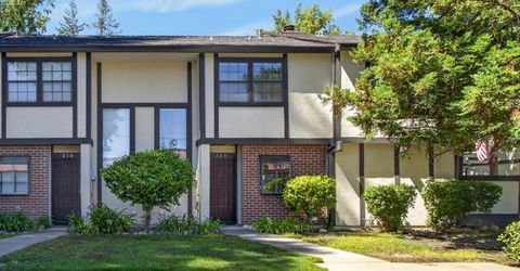 208 Wales Dr, Folsom, CA 95630 Photo
