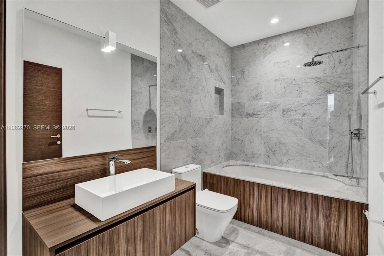 1000 Brickell Plaza , Unit 1904, Miami, FL 33131 Photo