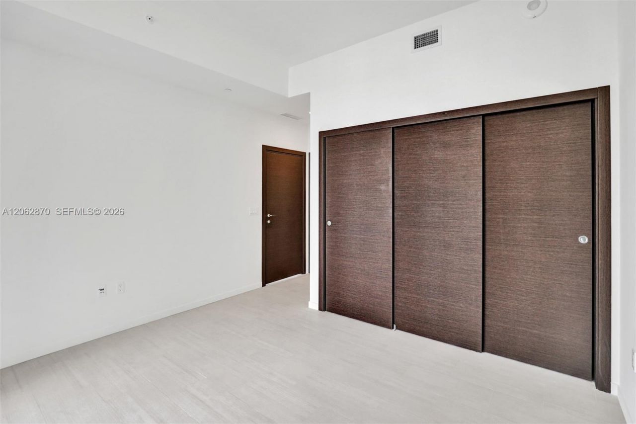 1000 Brickell Plaza , Unit 1904, Miami, FL 33131 Photo