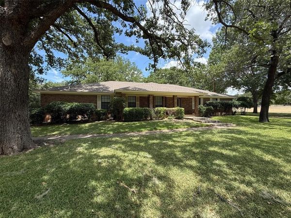 136 Busey Boulevard , Decatur, TX 76234