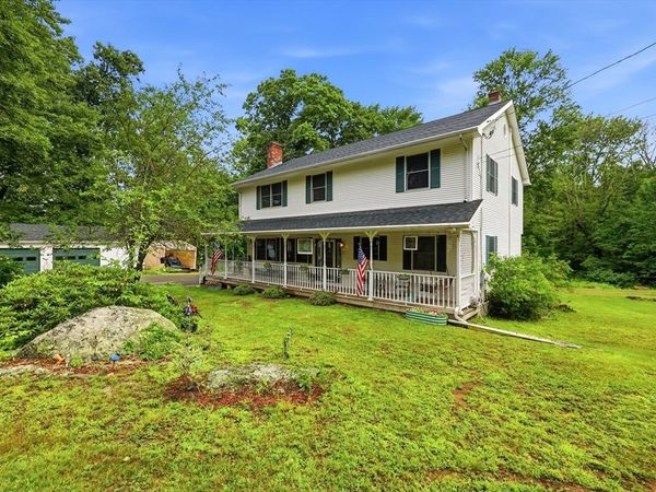 10 Lyman Barnes Rd, Brimfield, MA 01010