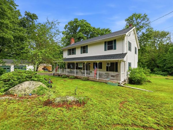 10 Lyman Barnes Rd, Brimfield, MA 01010
