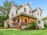 2S590 Seraph Holmes Court, Warrenville, IL 60555 primary photo